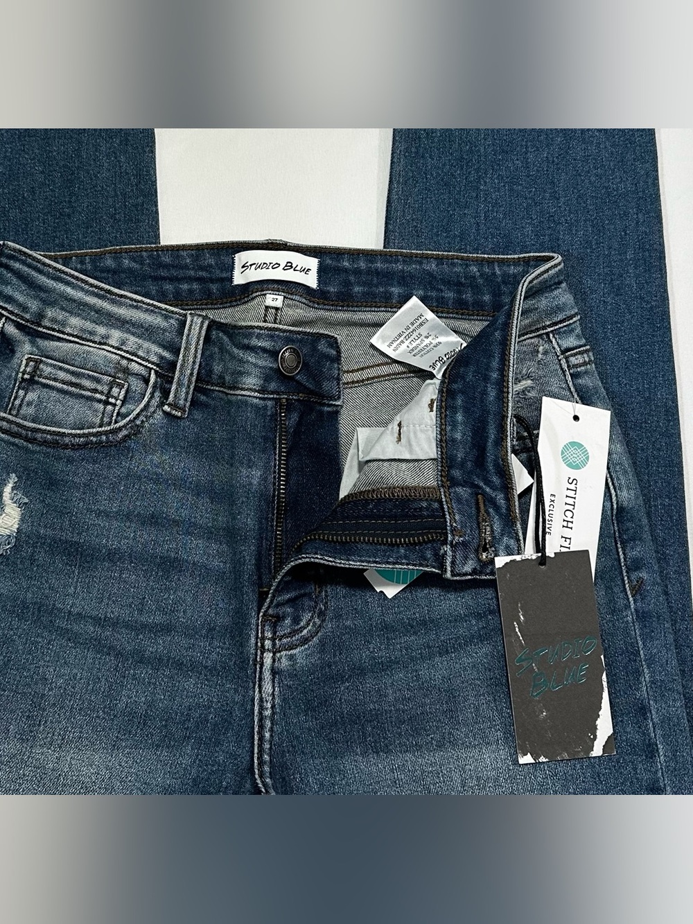 Studio Blue Nikki High Rise Cropped Skinny Jeans Distressed NWT Size 27/4 - Picture 4 of 8